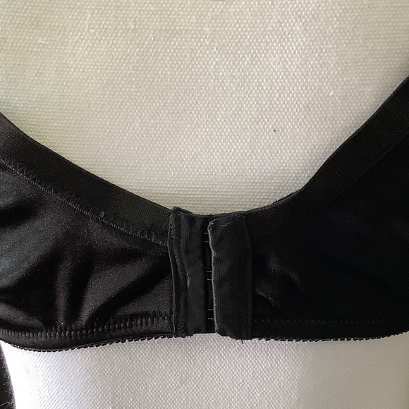 Satin & Lace Bra - Picture 6 of 8